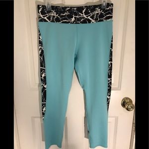 Threads 4 Thought 3/4 lgt blue leggings size Large